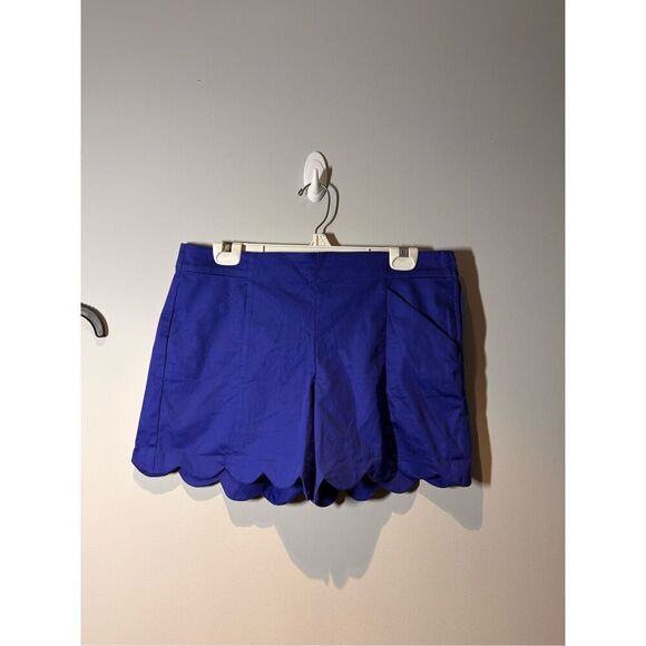 Lilly Pulitzer Pants - Lilly Pulitzer blue scallop shorts size 8 C10-10